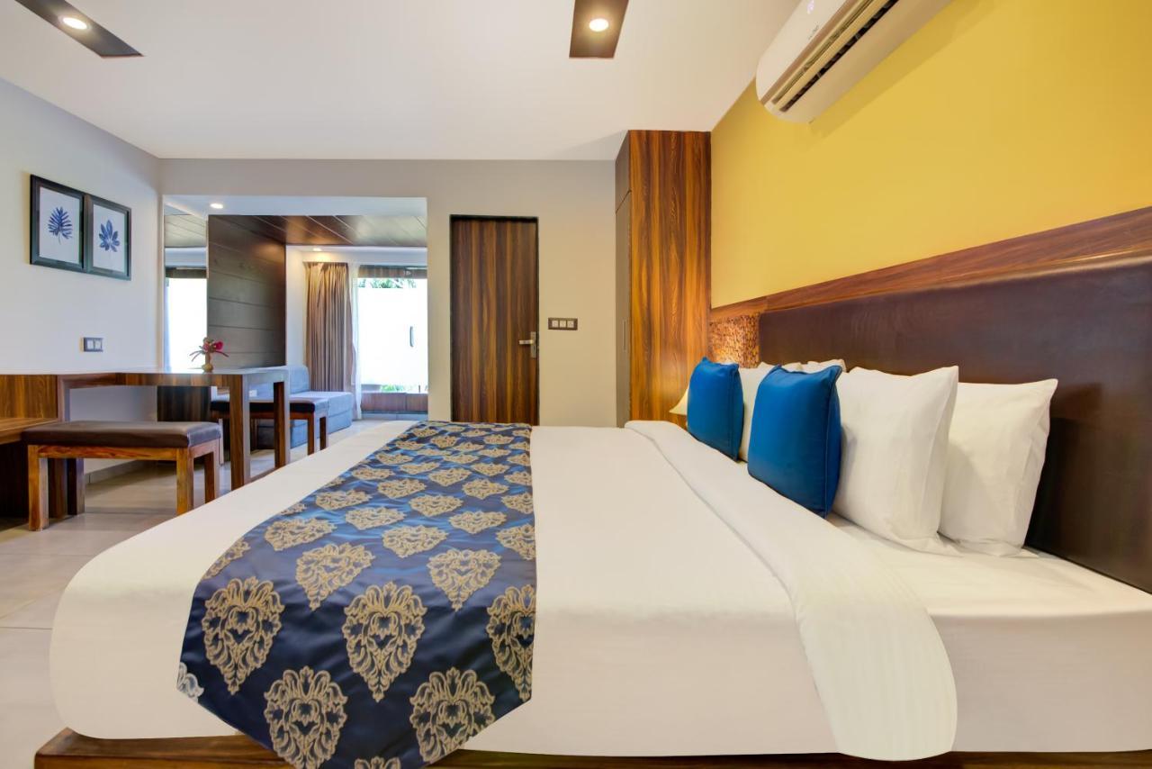 Club Mahindra Netrang Hotel Exterior photo