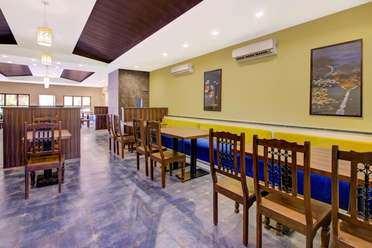 Club Mahindra Netrang Hotel Exterior photo