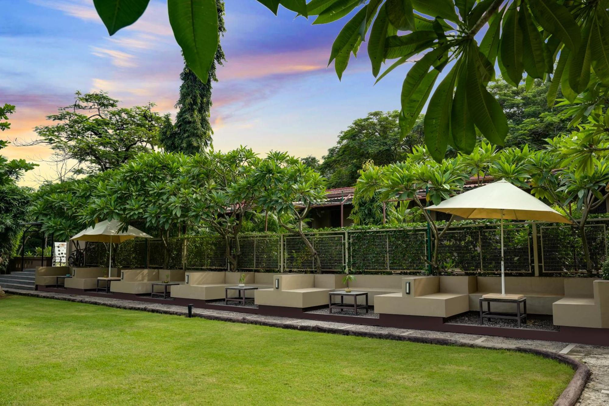 Club Mahindra Netrang Hotel Exterior photo